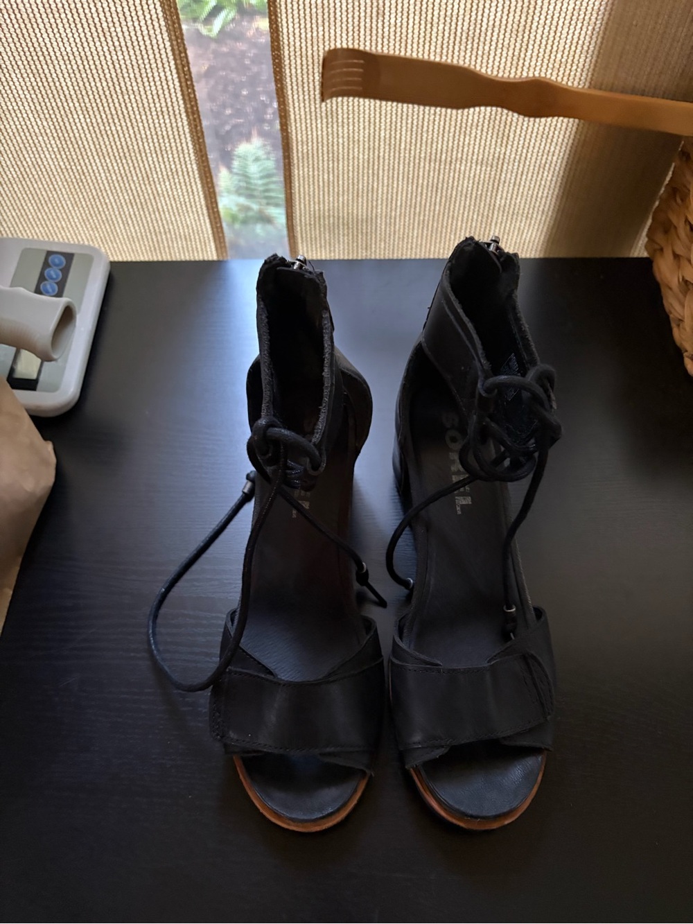 Sorel Black Sandals Women's Size 9 Sport Comfortable Shoes